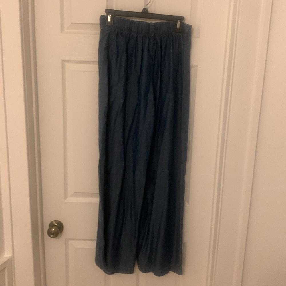 Bottoms - Picture 2 of 7